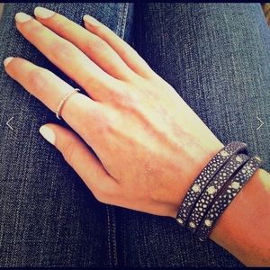 Chloe&isabel blue leather wrap bracelet